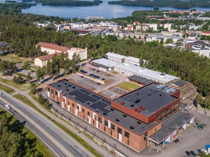 Yläilmasta otettu kuva Luksian Lohjan kampuksesta.
