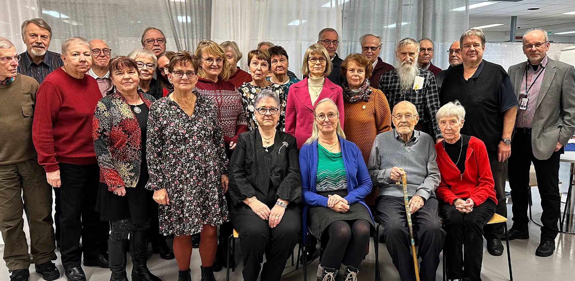 Ryhmäkuva Luksian eläkeläisistä.