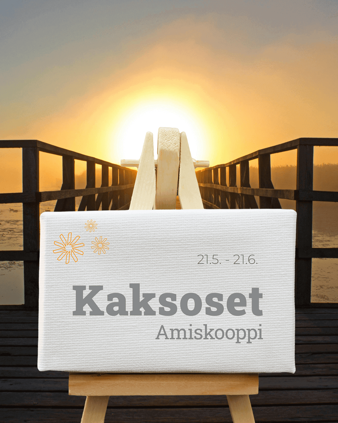 Kaksoset festivaaliasiasta kesäaamu, siluetti auringon noustessa.