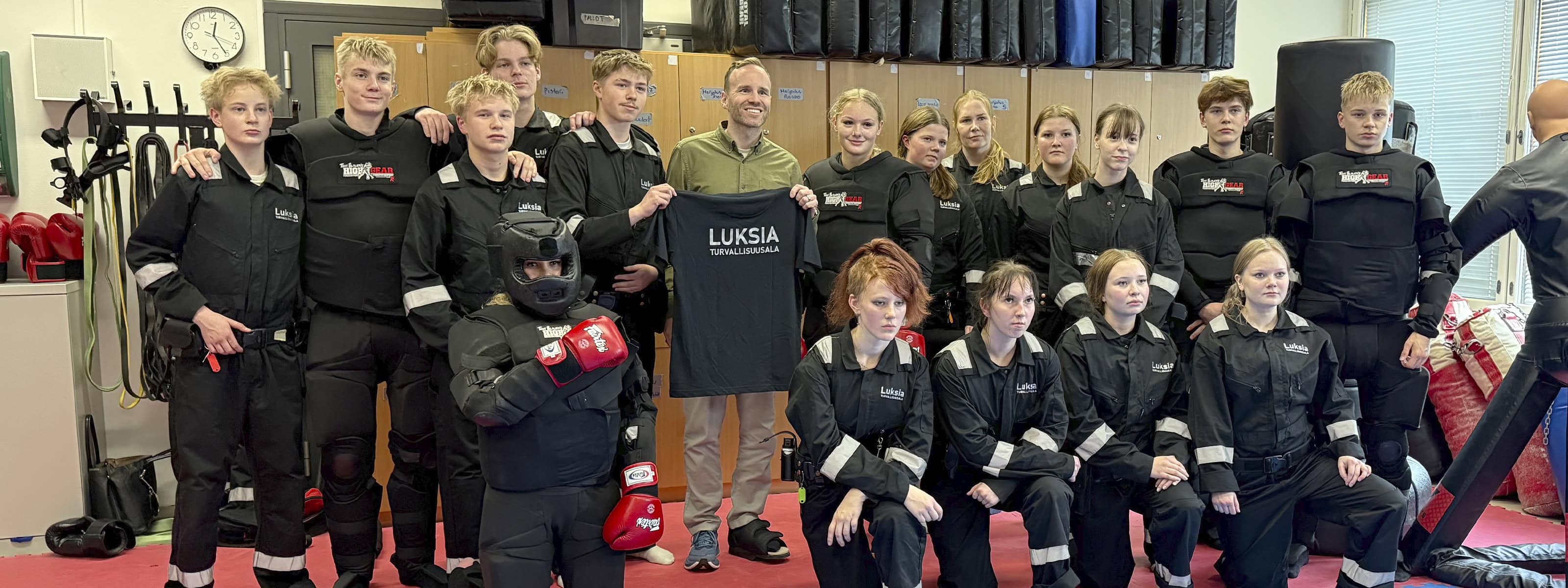 ministeri poutalan vierailu luksiassa
