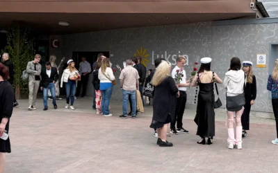Luksiasta valmistuneet