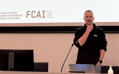 Professori Teemu Roos puhui yrittäjille