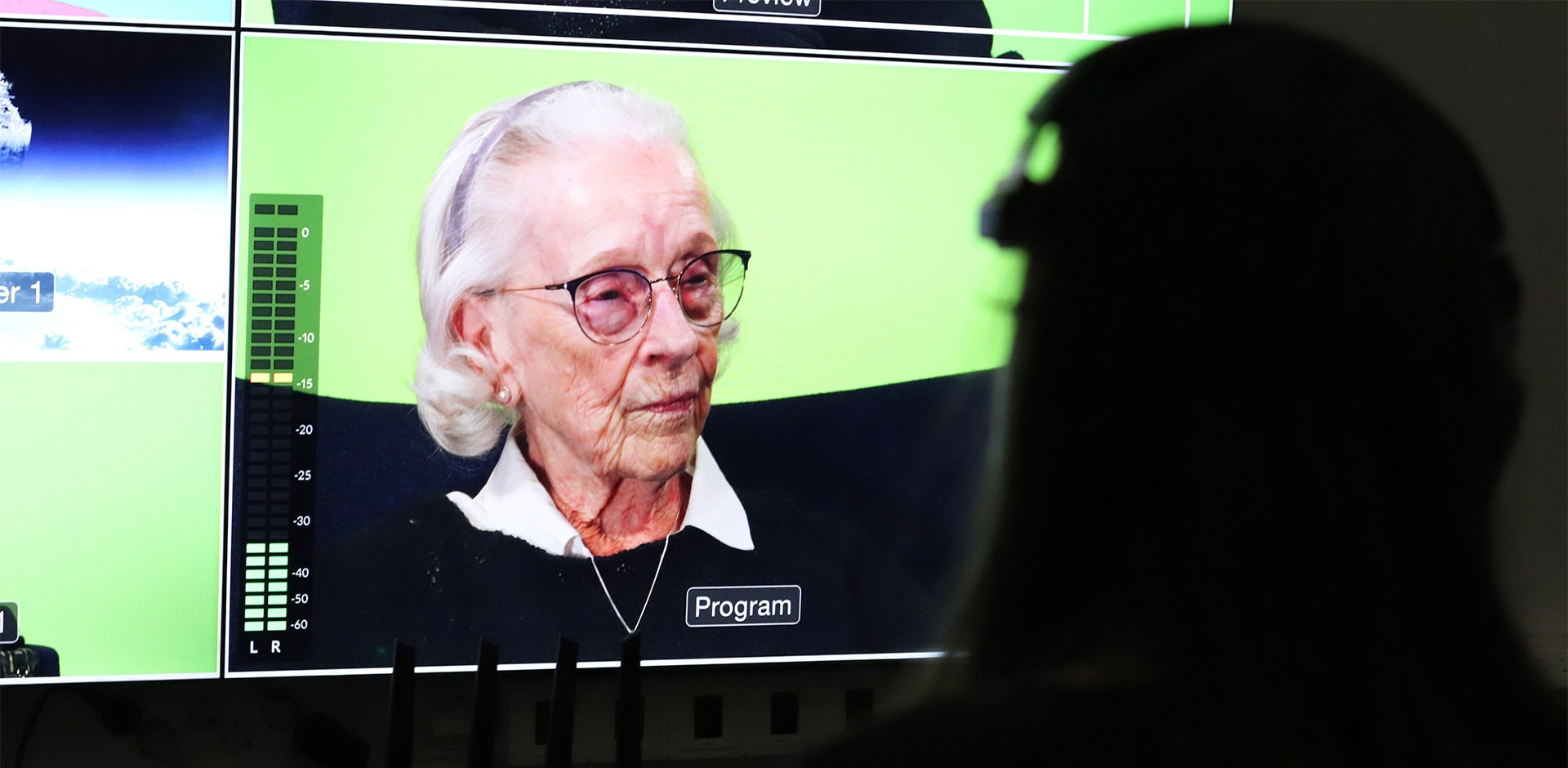 Media-alan studiossa otettu kuva.